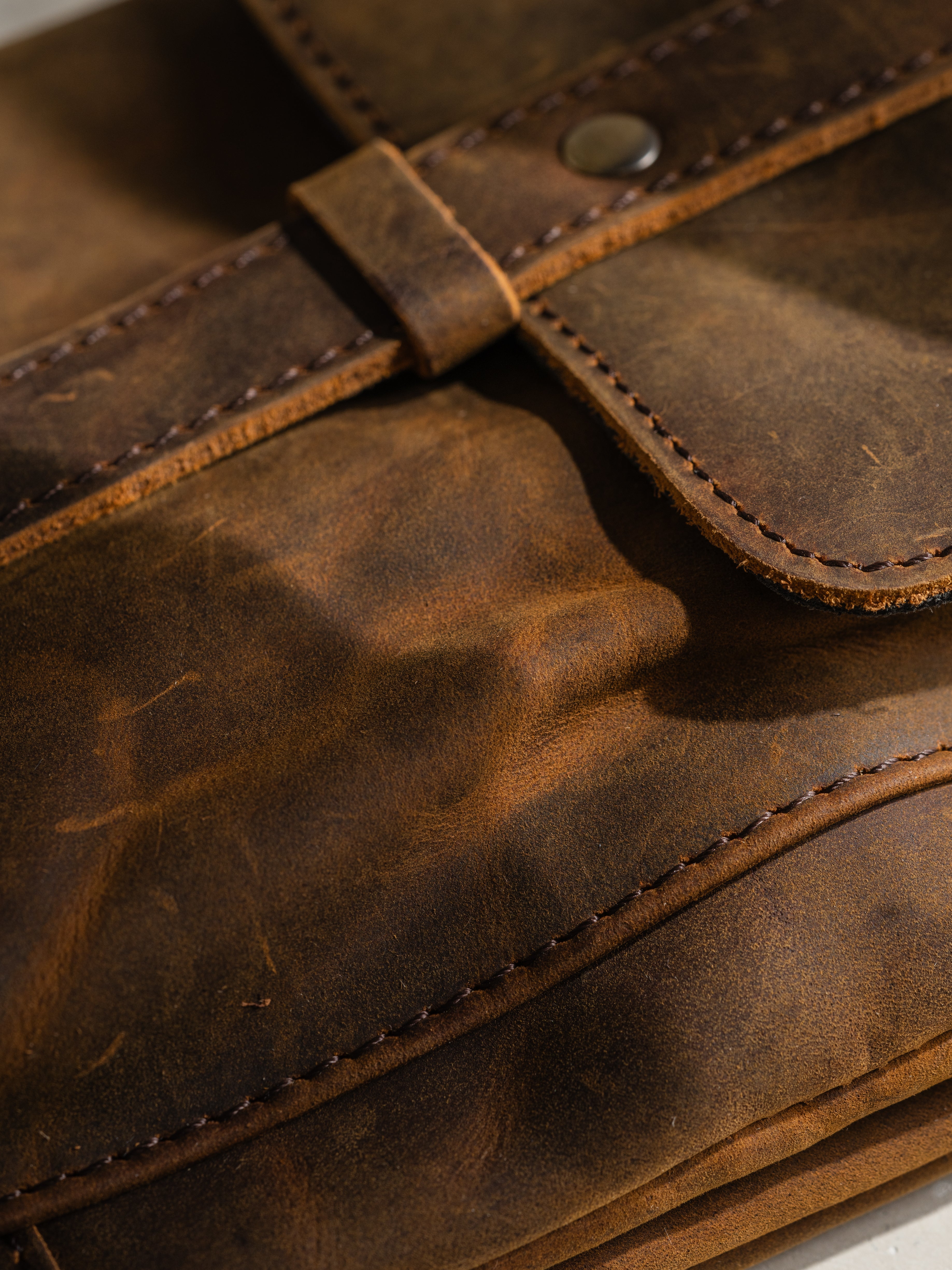 Teak & Leather - Fresh Scents for Fresh Starts